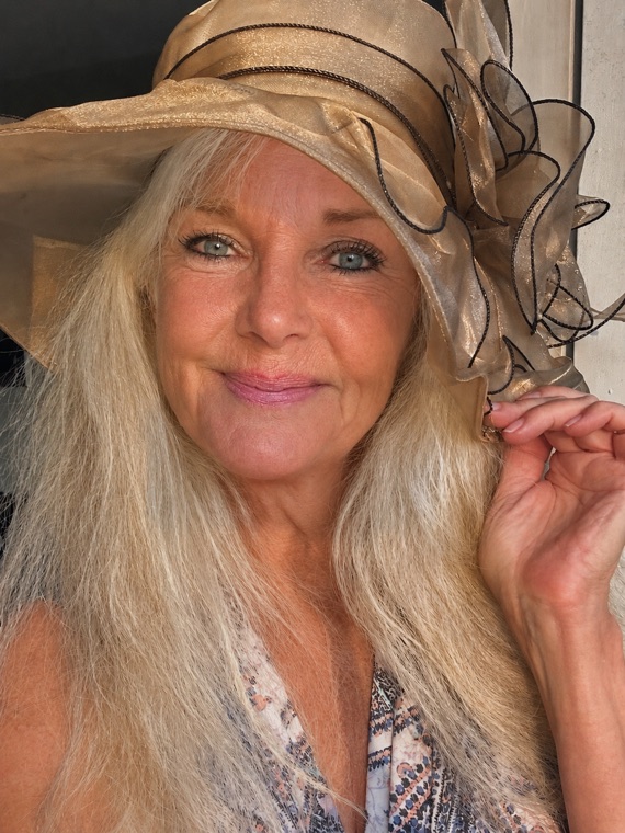 Ingrid Ohlsson med hatt